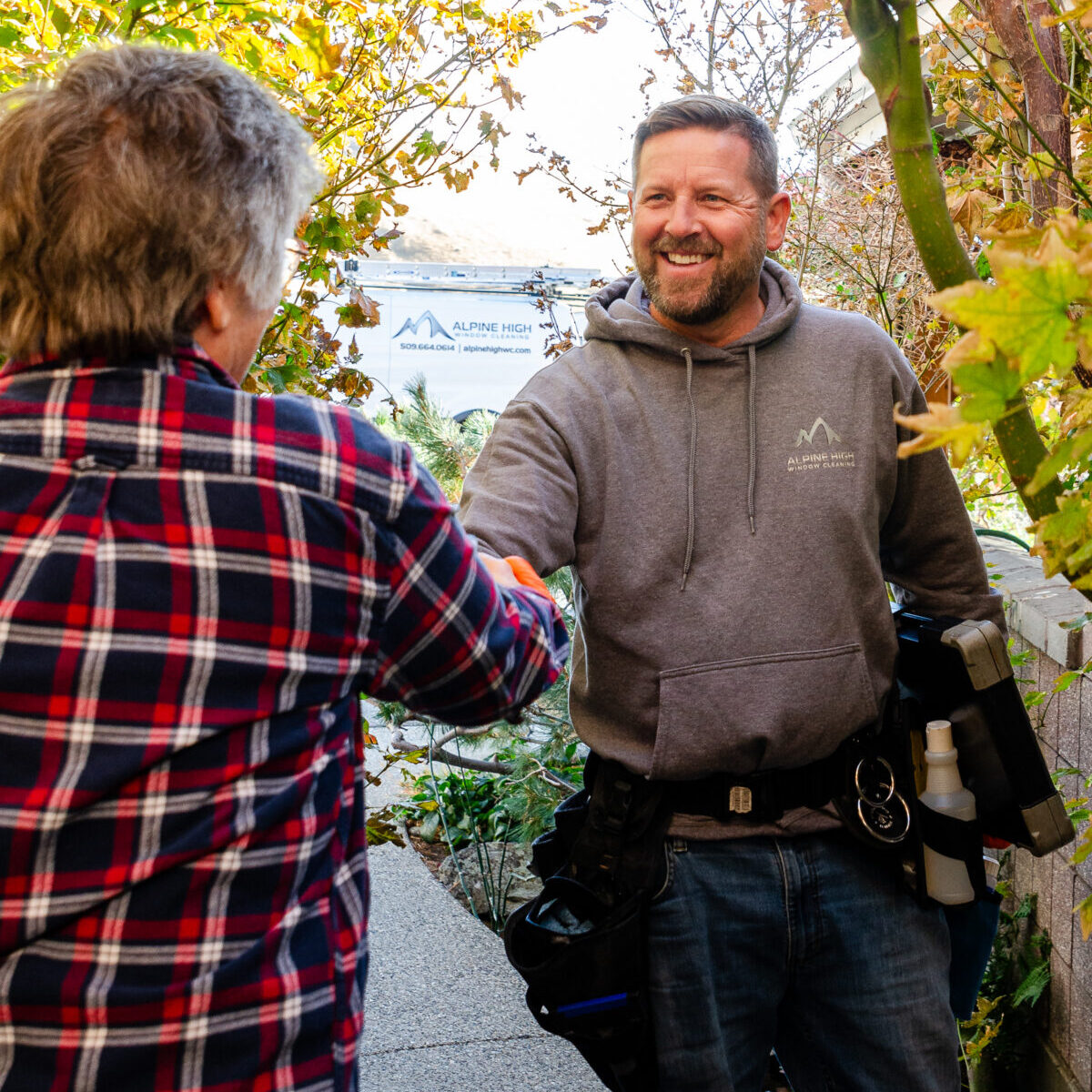 Friendly window cleaning service